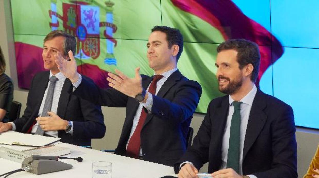 Teodoro García Egea y Pablo Casado, en la sede nacional del PP