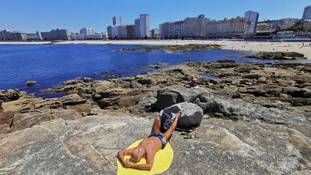 Estas son las 20 playas gallegas donde no debes bañarte por la presencia de bacterias fecales