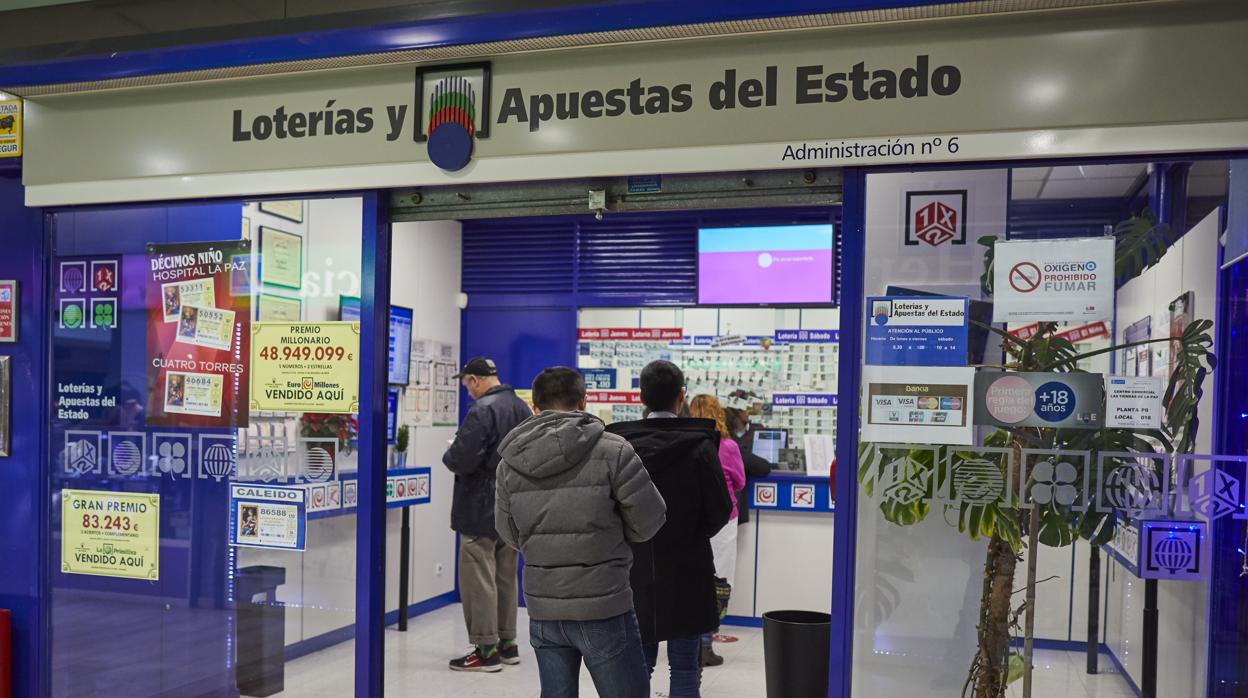 La Administración de Lotería número 6, junto al Hospital de La Paz