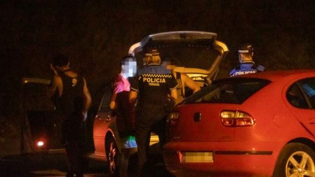 Agredidos dos policías cuando estaban sancionando a un bar musical por seguir abierto de madrugada