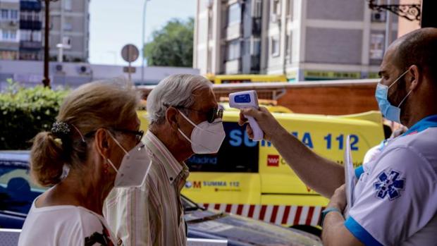 Sanidad notifica cinco nuevos brotes de Covid-19 en la Comunidad de Madrid con 22 casos positivos