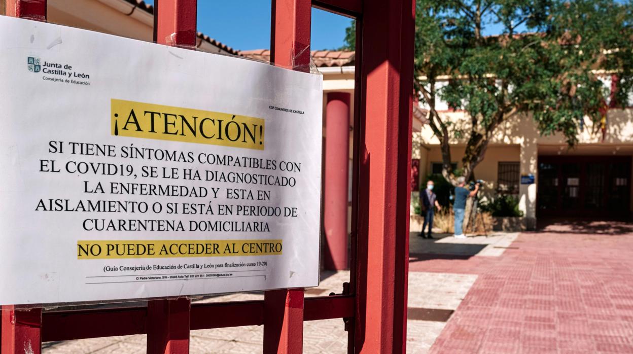 Los centros educativos de Castilla y León -en la imagen el CEIP Comuneros de Castilla, de Ávila- se preparan para la vuelta al cole EFE