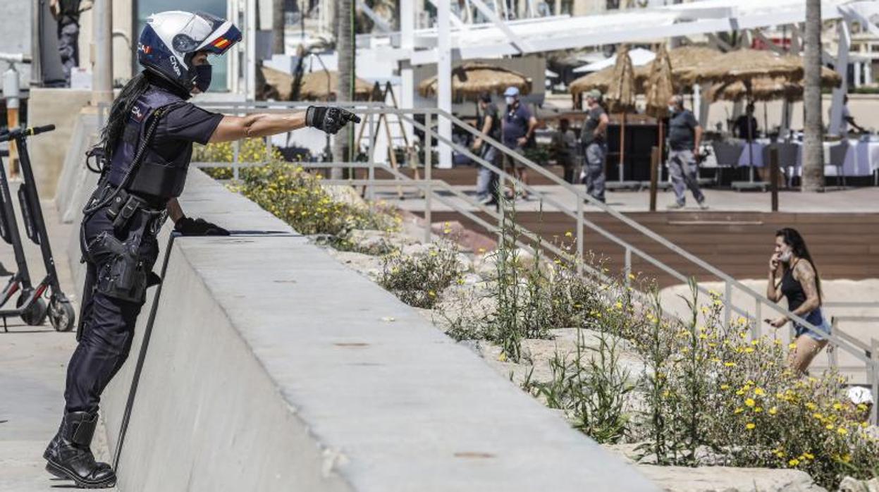 Controles policiales en las calles de Valencia