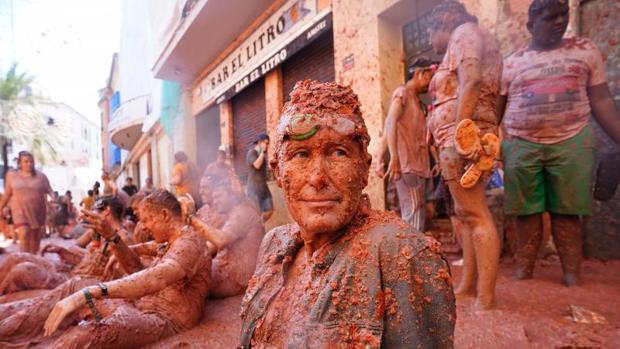 Buñol vive su tomatina más triste en 75 años, «virtual» y suspendida por el coronavirus