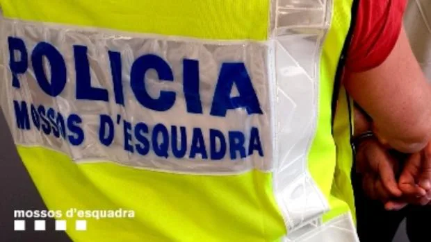 Detienen a dos mossos antidroga por narcotráfico