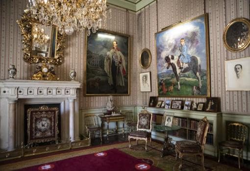Salón Zuloaga del Palacio de Liria que preside el retrato ecuestre que el pintor realizó en 1930 a Cayetana Fitz-James Stuart