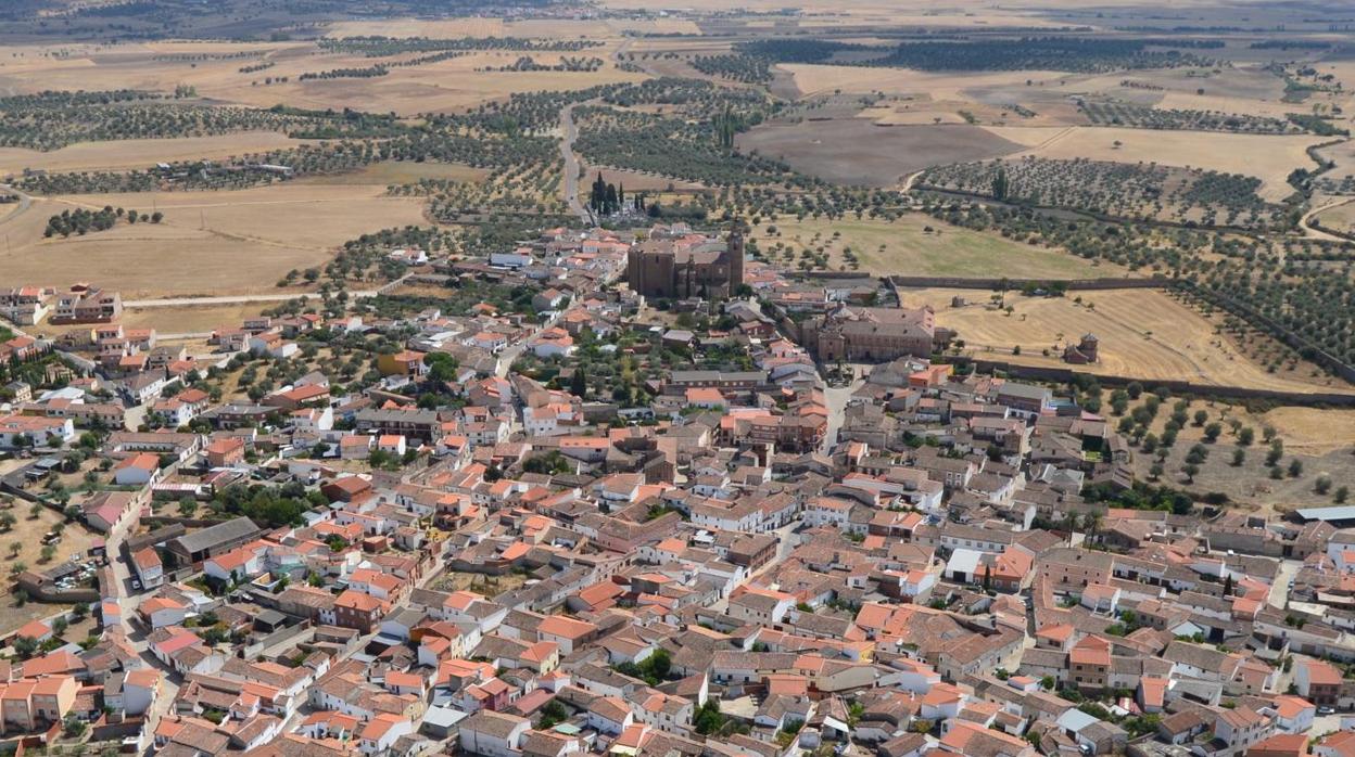 Vista aérea de La Calzada de Oropesa, población de 550 habitantes