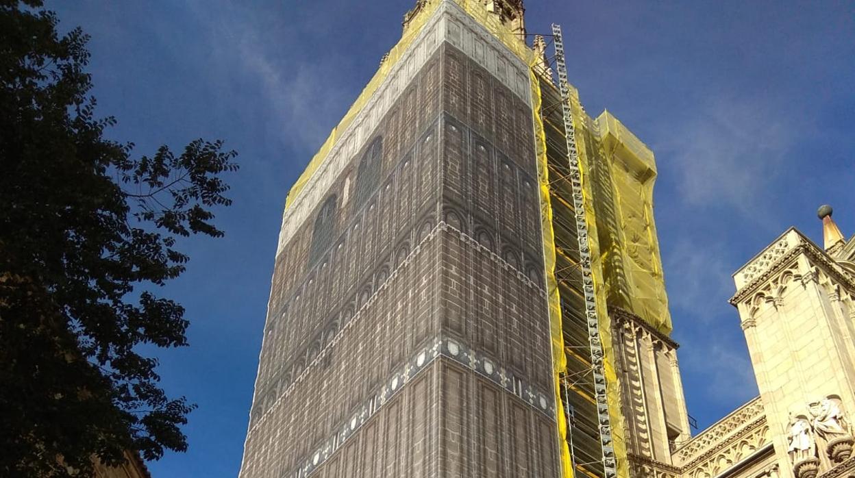 Durante más de un año la torre ha estado cubierta de andamios