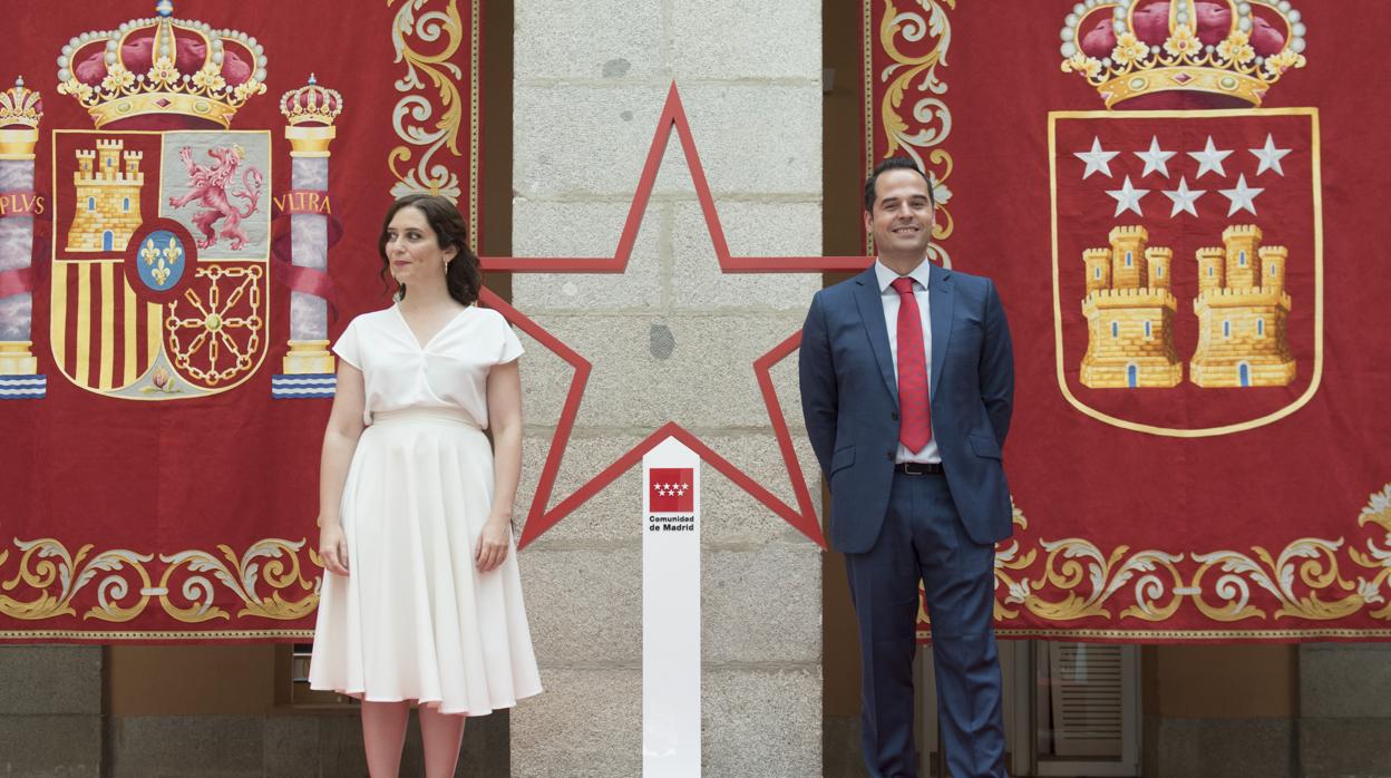 La presidenta Díaz Ayuso y el vicepresidente Aguado, en la Real Casa de Correos