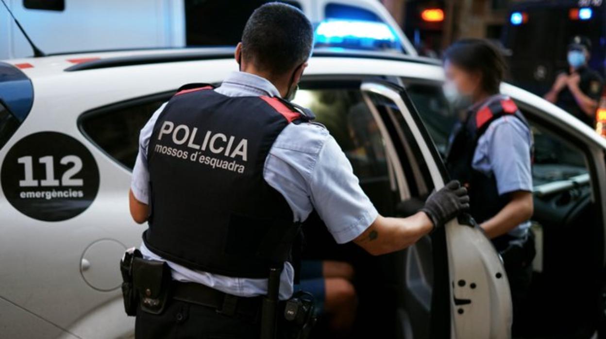 Agentes de los Mossos d'Esquadra en una imagen de archivo