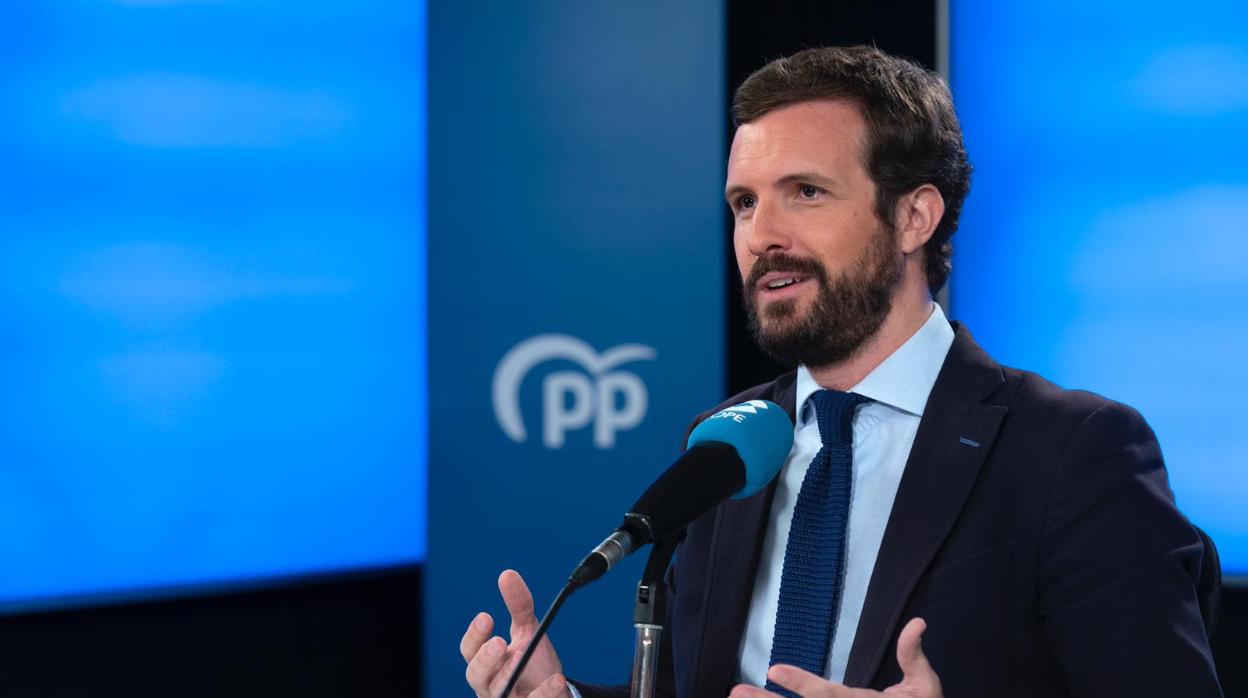 El presidente del PP, Pablo Casado, durante la entrevista en Cope