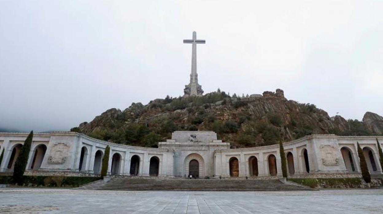 La cruz del Valle de los Caídos, que el Gobierno baraja eliminar
