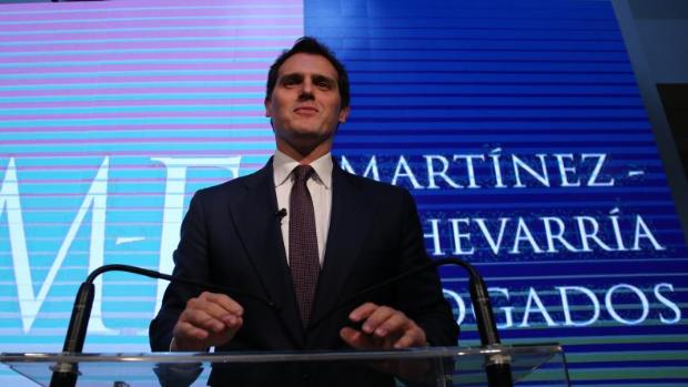 El despacho Martínez-Echevarría incorpora el apellido  de Albert Rivera a su denominación