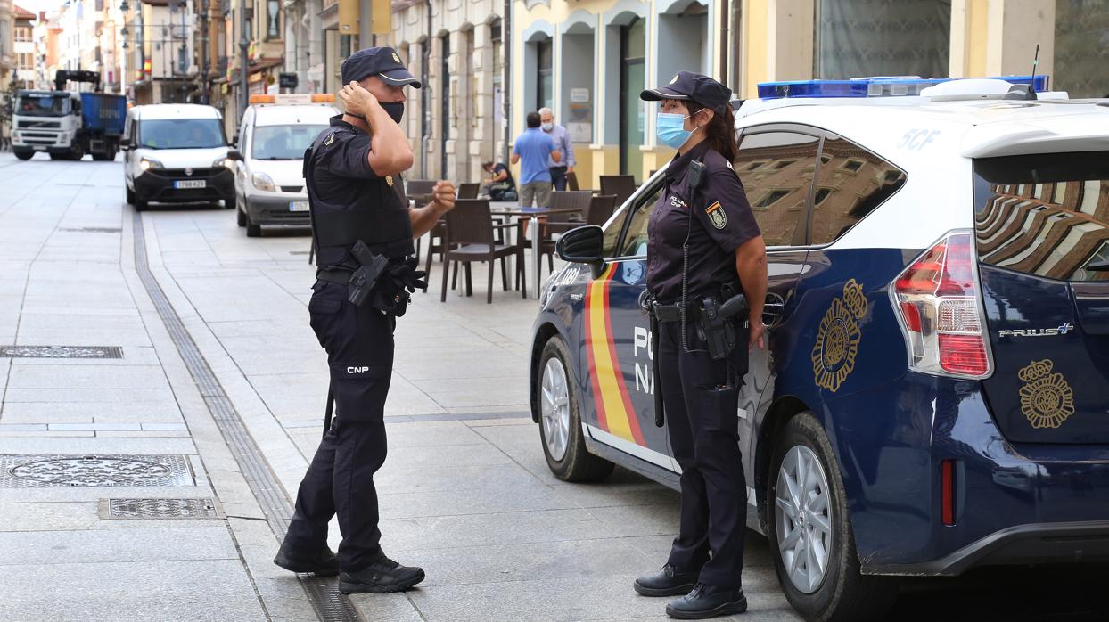 Control policial por las calles de Palencia