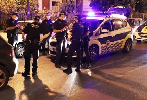 Patrullas noctunas de la Policía Local de Alicante este fin de semana