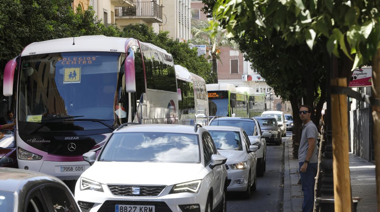 Un autobús escolar