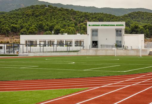 Pista de atletismo y otros deportes de El Limonar International School en Montevida