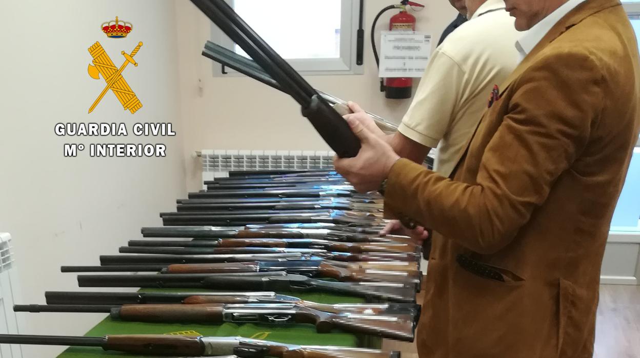 La Guardia Civil de Zamora subastará más de 200 lotes de escopetas y rifles de caza y de armas cortas