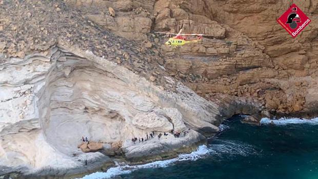 Oleada de pateras en Alicante: 90 personas llegan a la costa a bordo de seis embarcaciones en un día