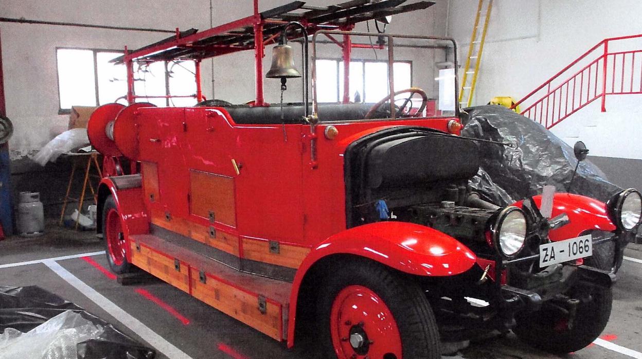 Primer camión de bomberos de Zamora, datado en 1934