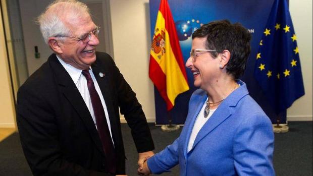 Maduro debe «bendecir» al nuevo embajador en Caracas aunque España reconoció a Guaidó
