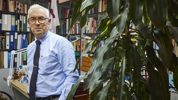 Dimite Emilio Bouza, portavoz del grupo Covid-19 en Madrid, 48 horas después de su nombramiento