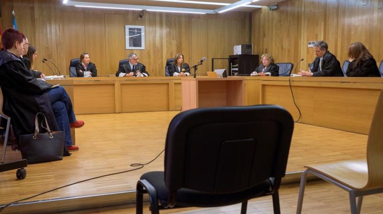 Aspecto de una sala durante la celebración de un juicio