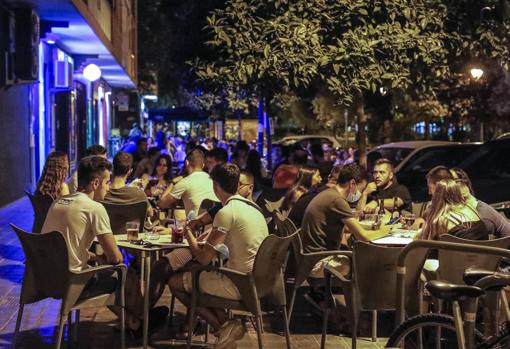 Imagen de una terraza en la ciudad de Valencia