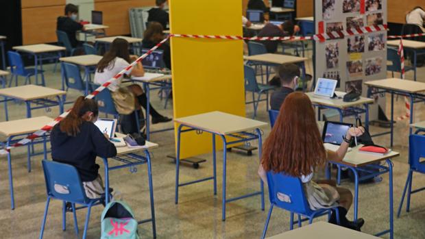 Coronavirus en los colegios: Madrid notifica 1.740 aulas confinadas y 31.501 alumnos en cuarentena