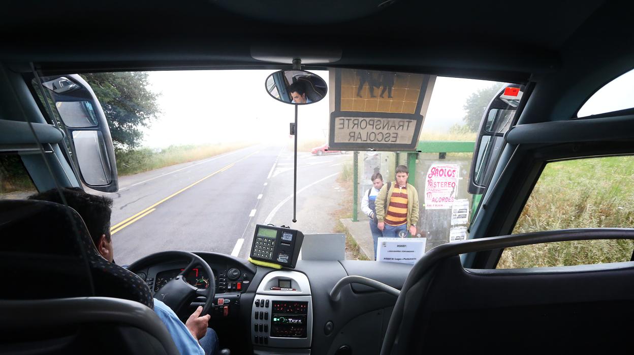 El pequeño estuvo toda la mañana atado a su asiento con el cinturón de seguridad