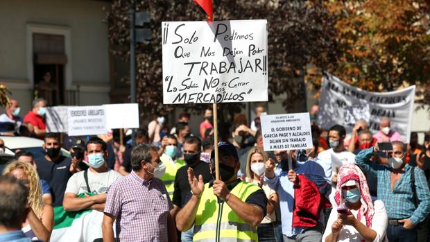 Los vendedores ambulantes demandan «flexibilidad» a Sanidad