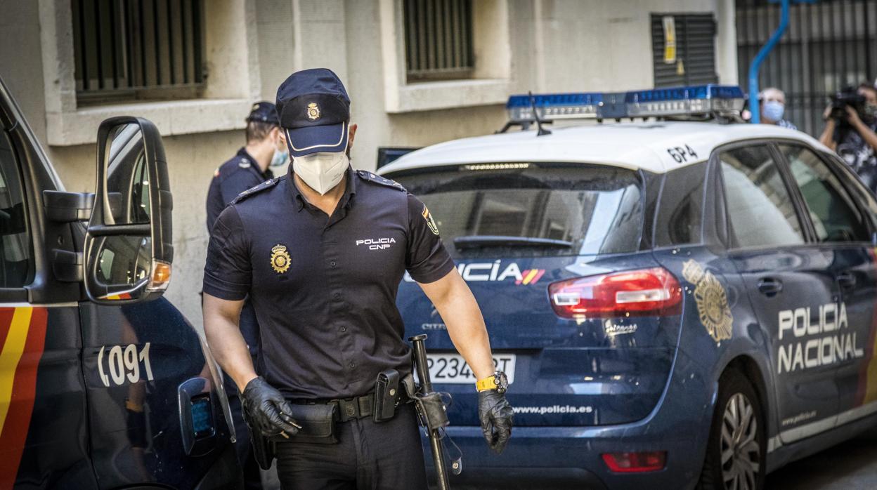 Imagen de la Policía Nacional en los juzgados de Alicante