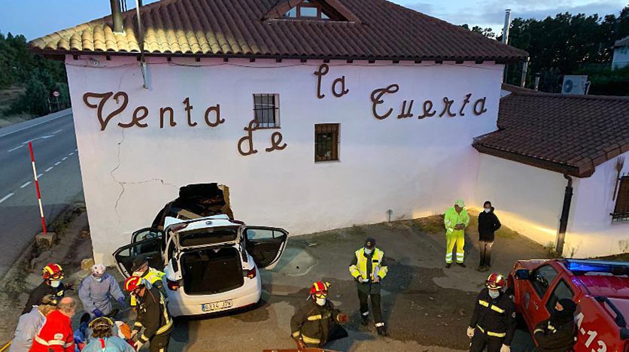 Herido grave tras empotrar su coche contra la Venta de la Tuerta, en la N-630