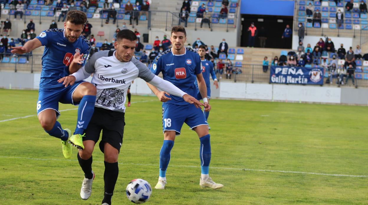 Un lance del partido entre el Calvo Sotelo de Puertollano y el UB Conquense