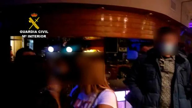 La Guardia Civil pilla a 20 personas en una fiesta ilegal en Ejea, que lleva un mes confinada por el Covid