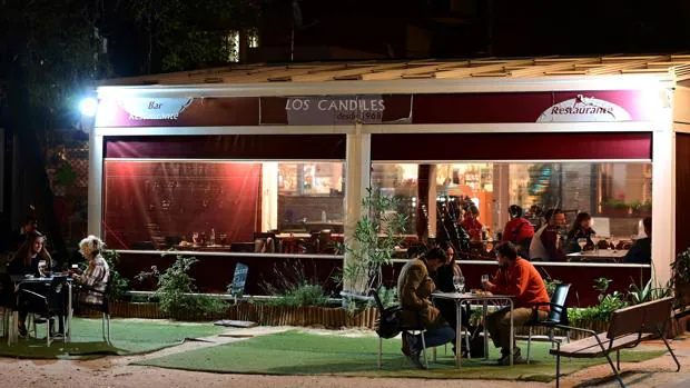 La hostelería de Madrid confirma su ruina y exige retrasar el horario de cierre a medianoche