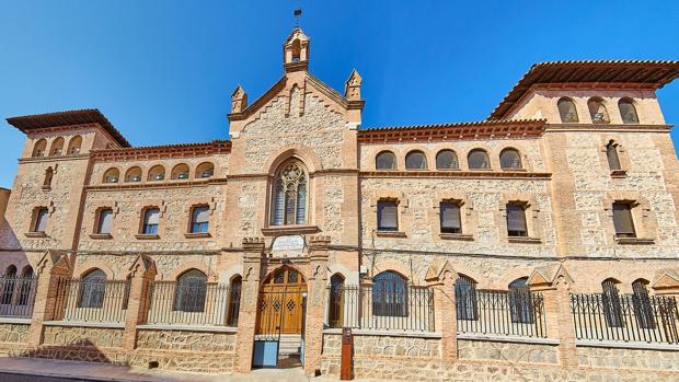 El colegio Teresiano de Mora celebra este jueves el centenario de su fundación