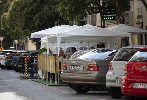 Terrazas en las bandas de aparcamiento