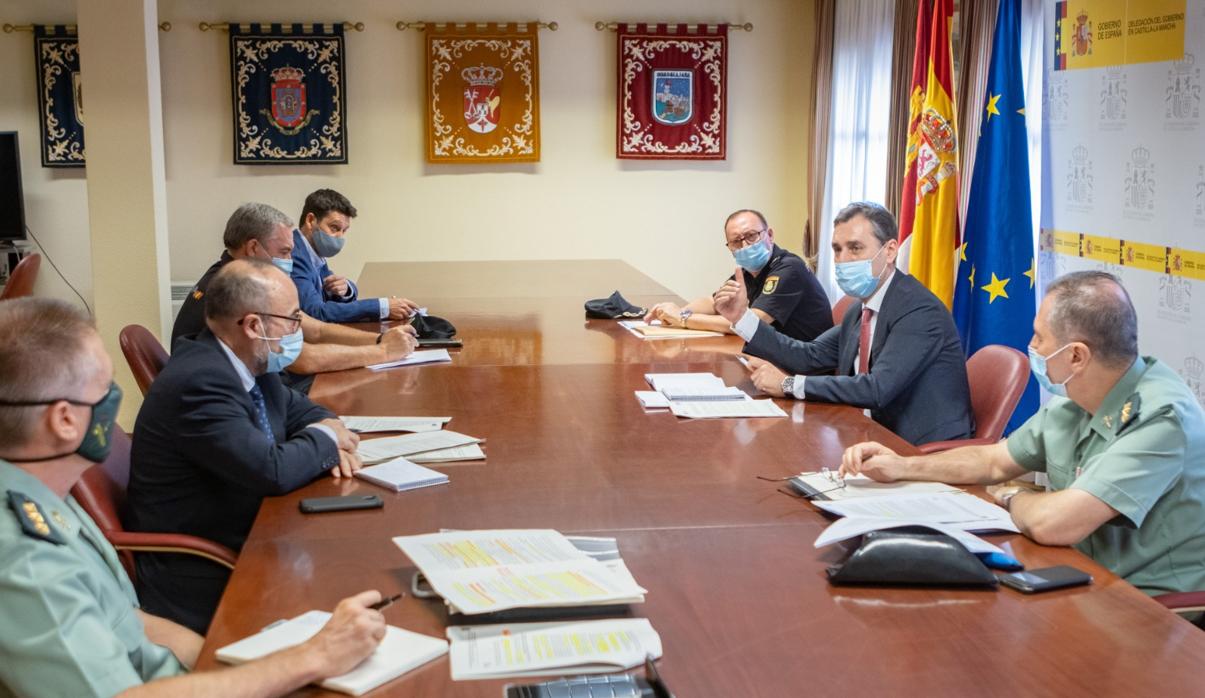 Un momento de la reunión de la Comisión Regional contra la Ocupación Ilegal