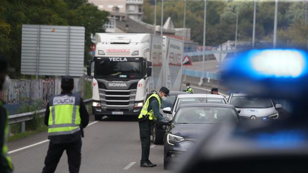 Trasladan a un paciente de covid de Orense a Vigo para «anticiparse a la necesidad de camas UCI»