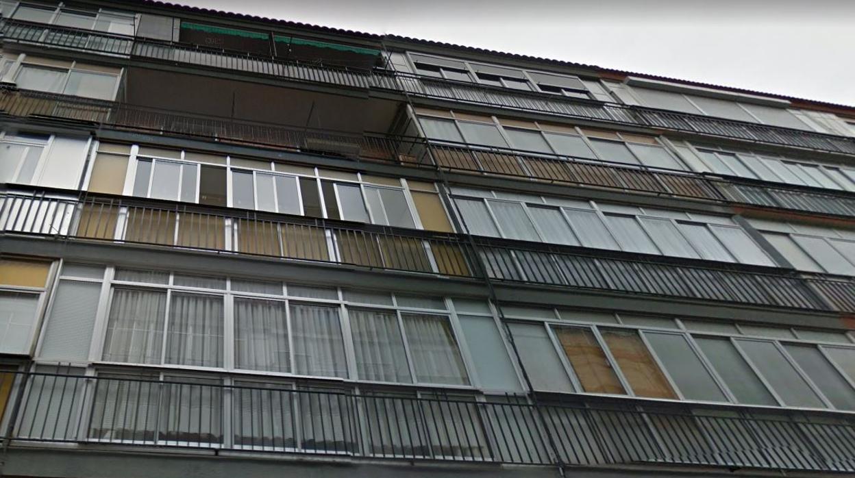 Edificio en el que ocurrió el altercado en la madrugada del domingo