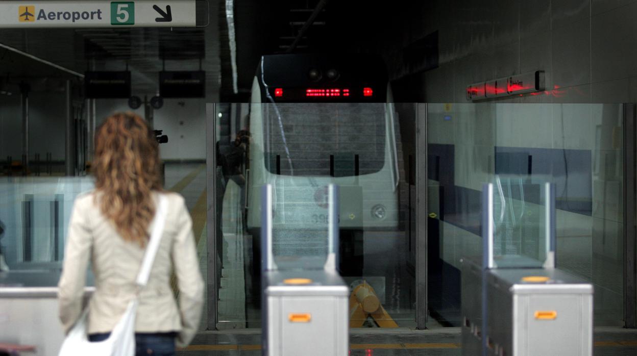 Imagen de archivo tomada en una de las estaciones del Metro de Valencia