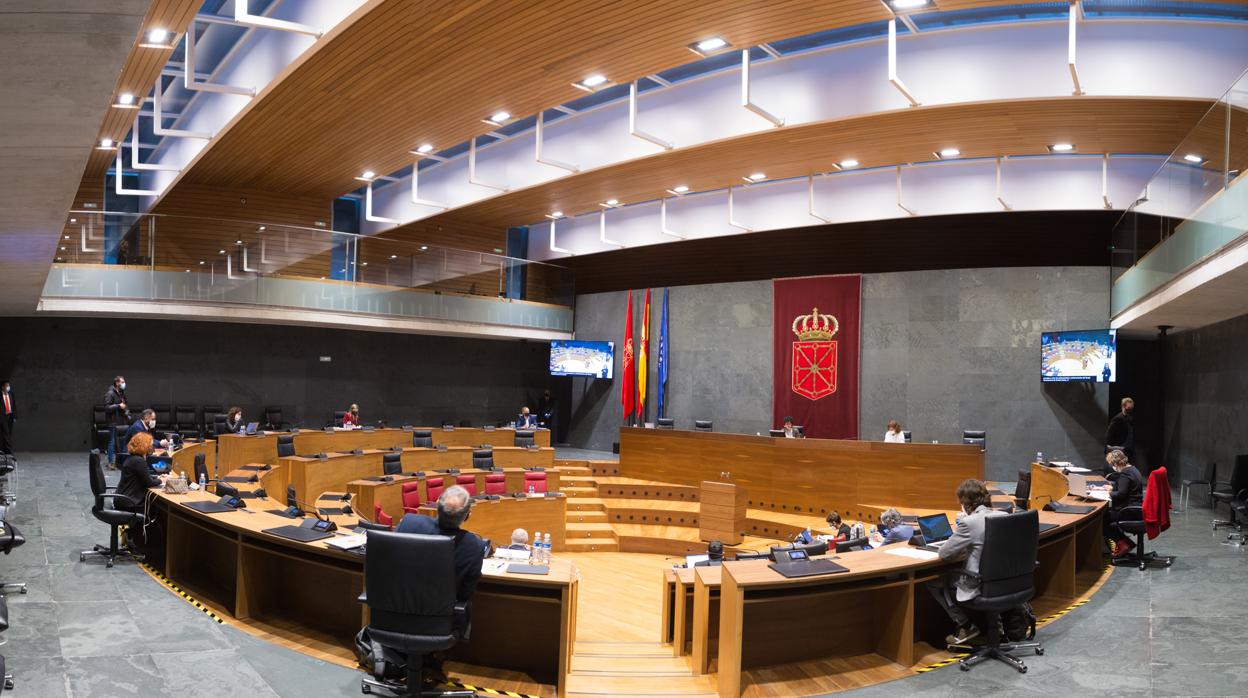 Vista de la sesión de pleno parlamentario de ayer en Navarra