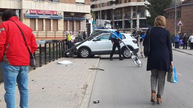 Salta por un puente en Aranda de Duero para no ser atropellado por un coche sin control