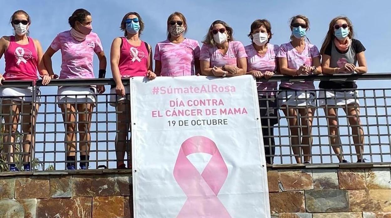 Las jugadoras de pádel del club Monteverde se han sumado a la campaña