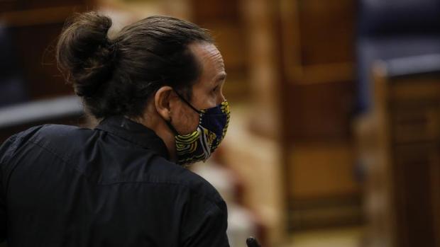 La patada al diccionario del vicepresidente Iglesias: confunde «infringir» con «infligir»