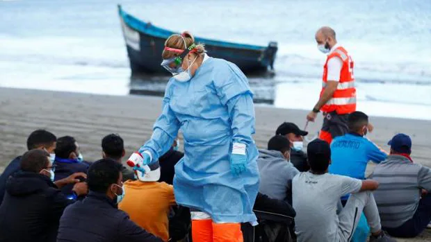 Las llegadas en patera se multiplican por 7 en Canarias en plena pandemia