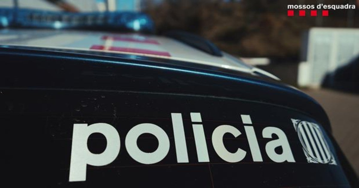 Los Mossos d'Escuadra cierran dos locales que infringían el horario permitido en la segunda noche con restricciones de movilidad