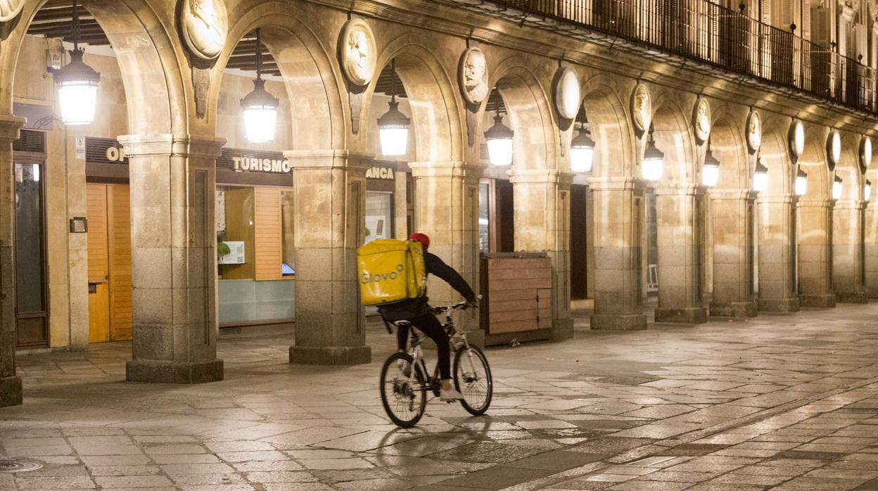 El toque de queda vacía Salamanca a partir de las 22.00 horas