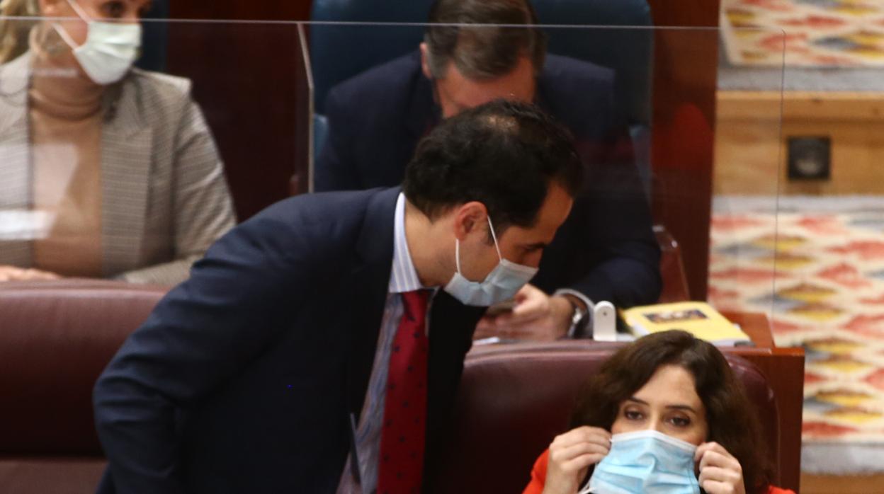 La presidenta Díaz Ayuso y el vicepresidente Aguado, en la Asamblea